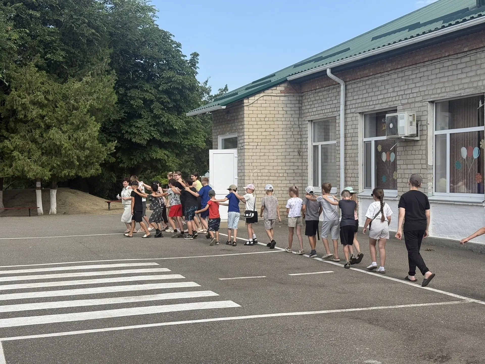Фестиваль дружбы народов «Один мир — много культур»: праздник единства и уважения в пришкольном лагере.